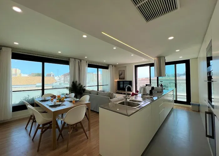 Design 2 By Homing Φάρο